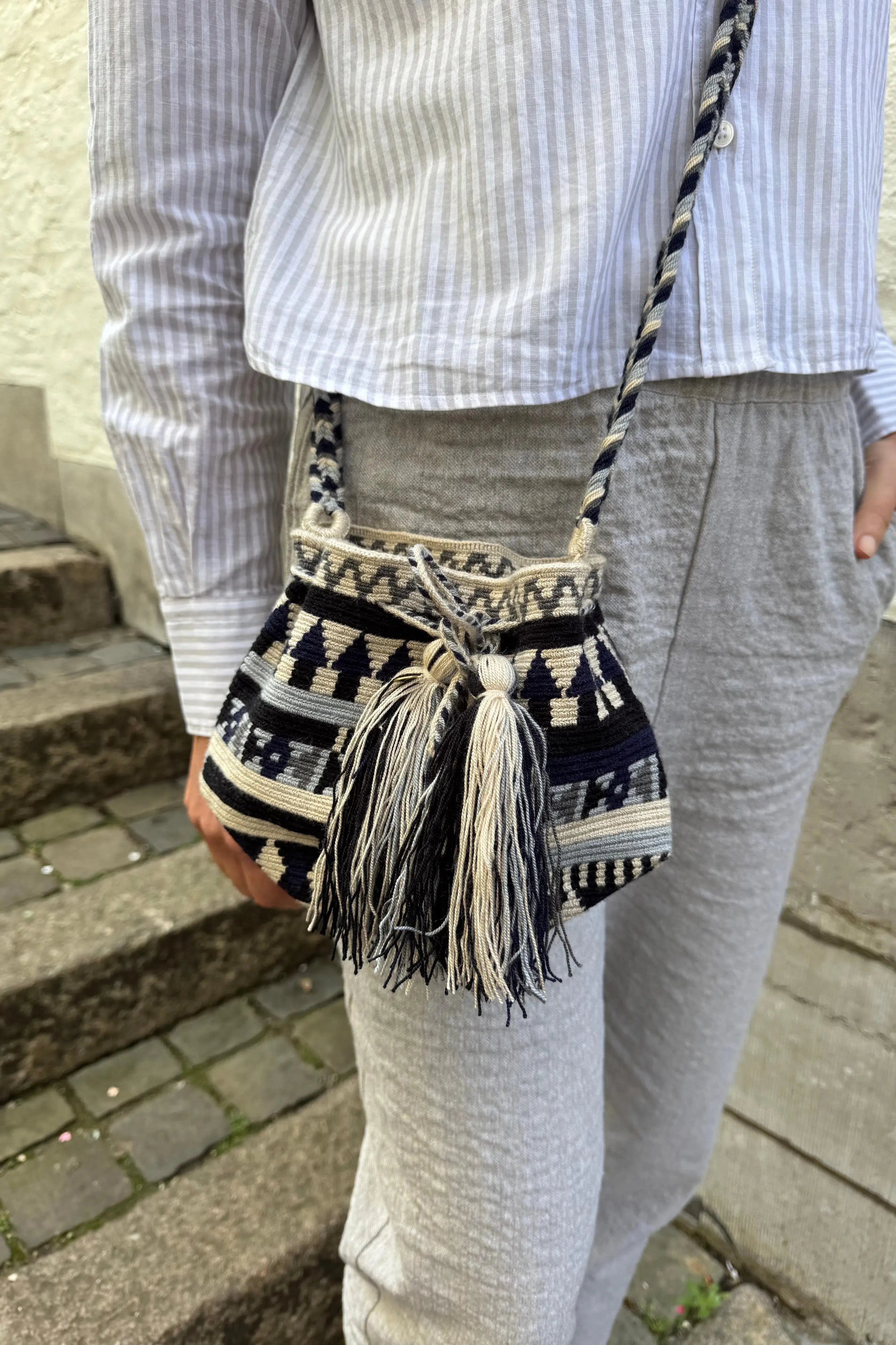 Guanabana Crossbody bag M Raven-Le Marais