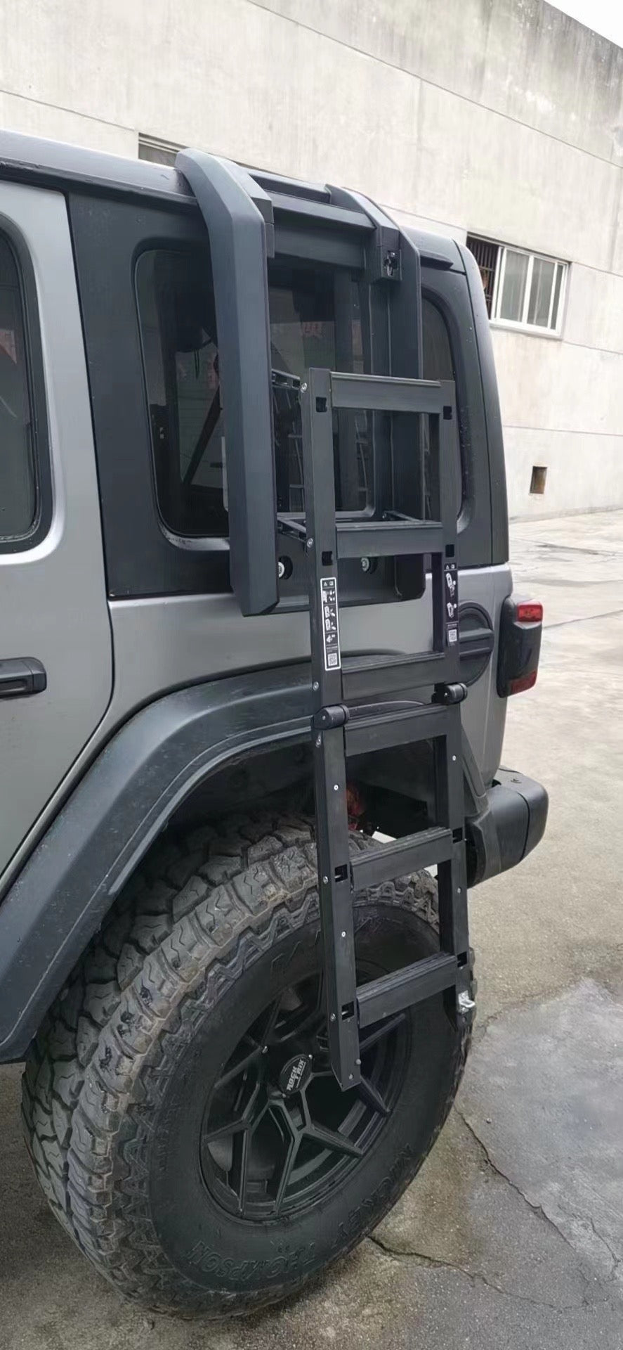 Jeep Wrangler Folding aluminum alloy ladder talk with us for the best –  4x4zone