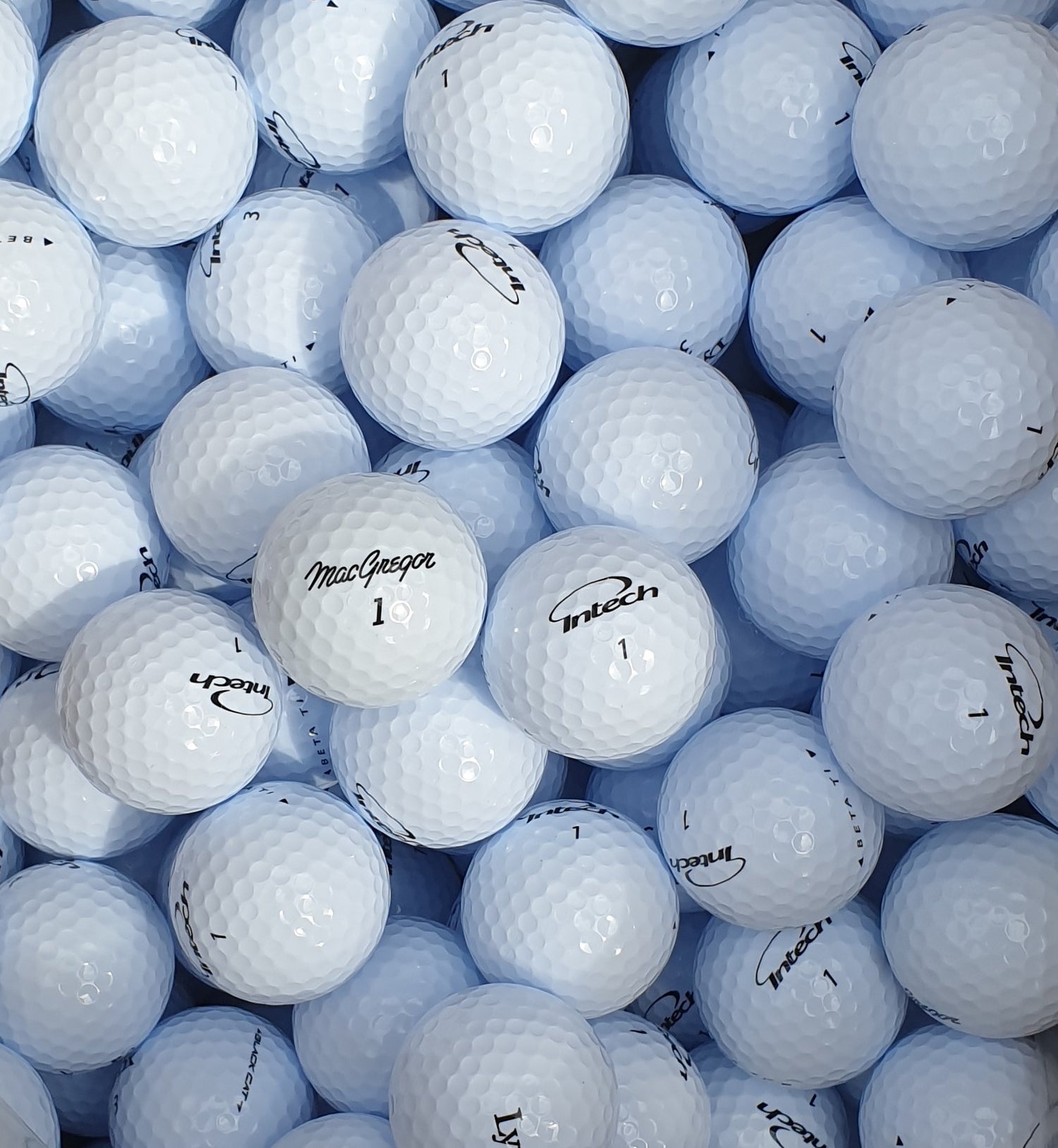 Hvide golfbolde – ApS