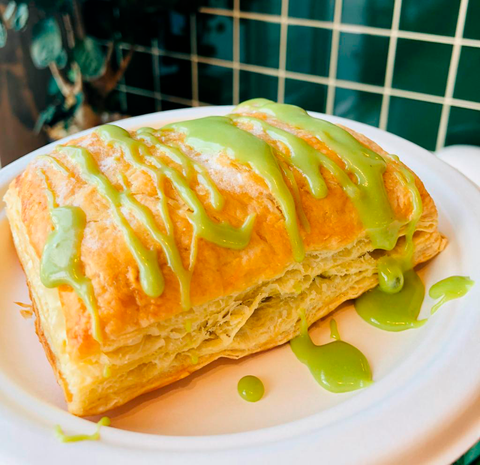 Matcha Pastelito