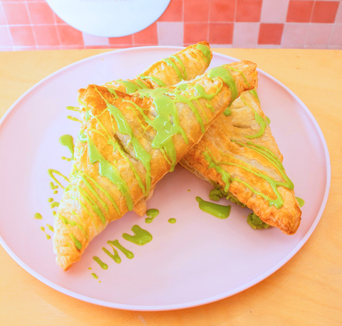 Matcha Pastelitos