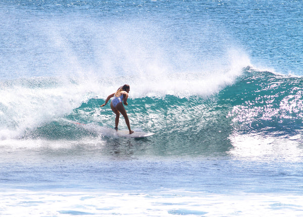 Girl Surfer, Uluwatu Bali