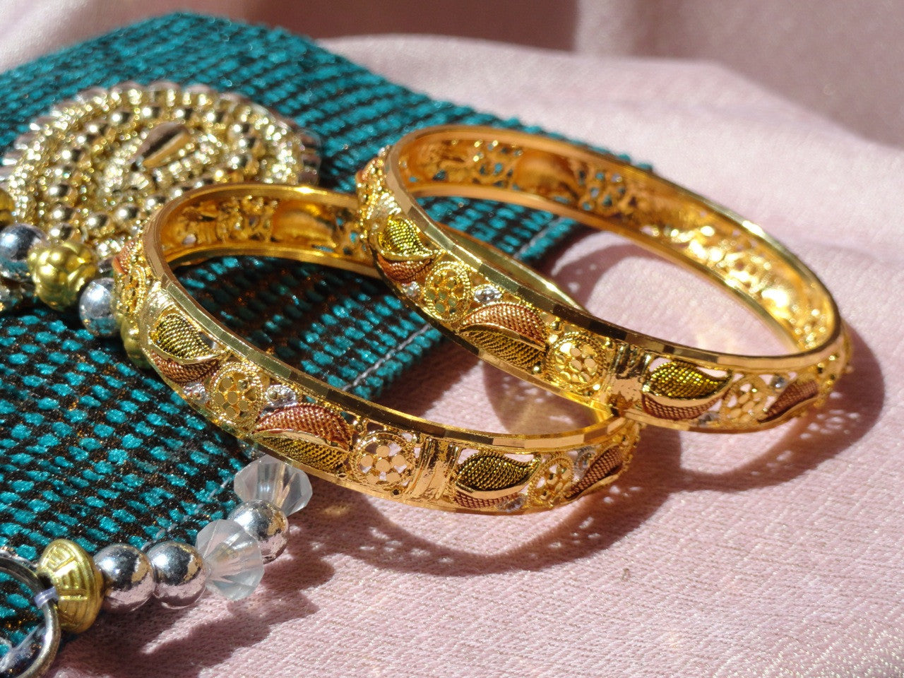 Handmade bracelet bangles gold from India, copper finish. Indian Jewel ...