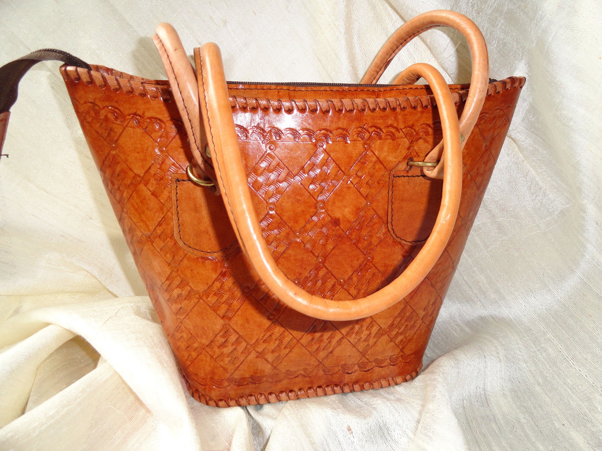 Handmade, hand embossed women&#39;s handbag. Indian Leather Handbag. Light – Artikrti