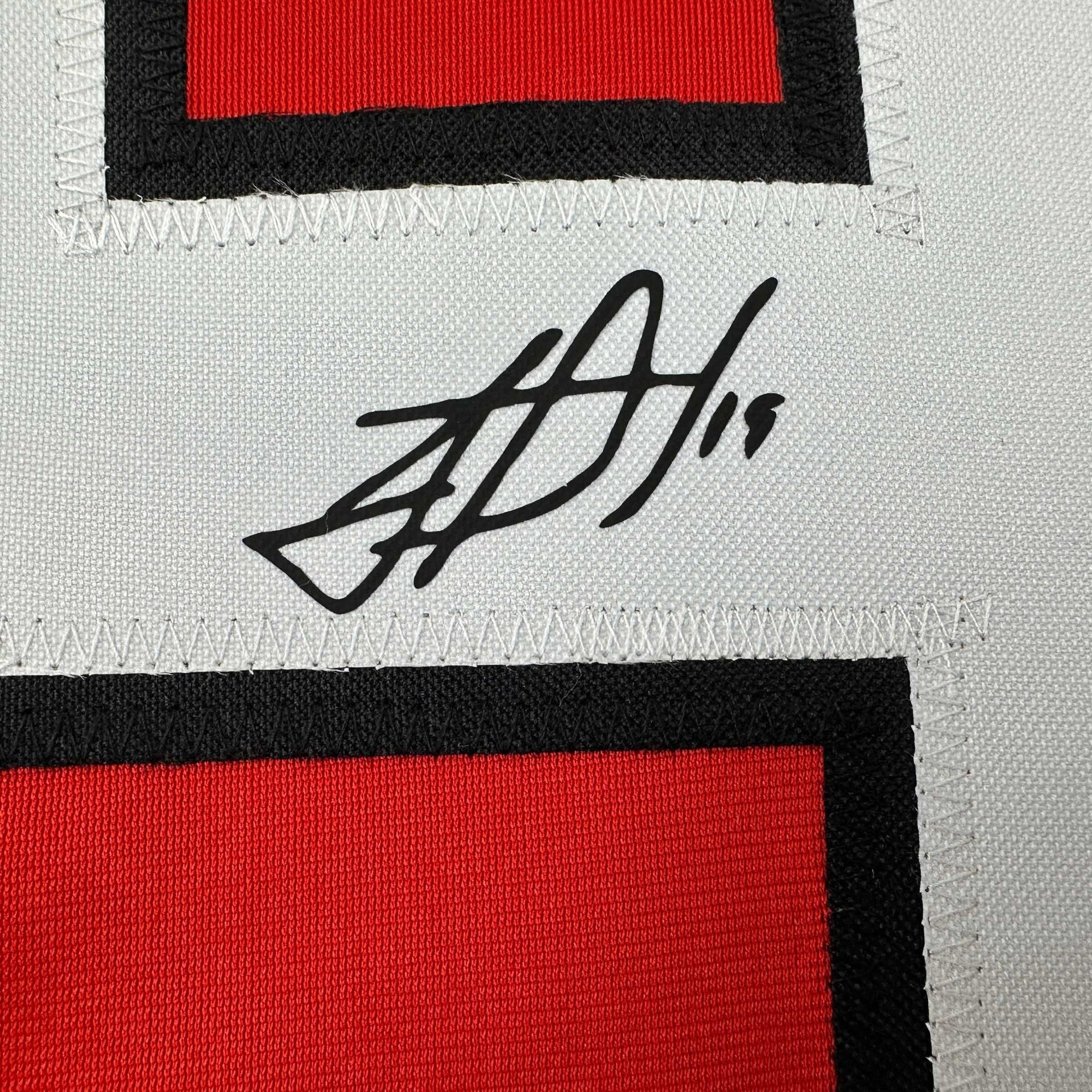 Facsimile Autographed Jonathan Toews Chicago Red Reprint Laser Auto Hockey  Jersey Size Men's XL - Hall of Fame Sports Memorabilia