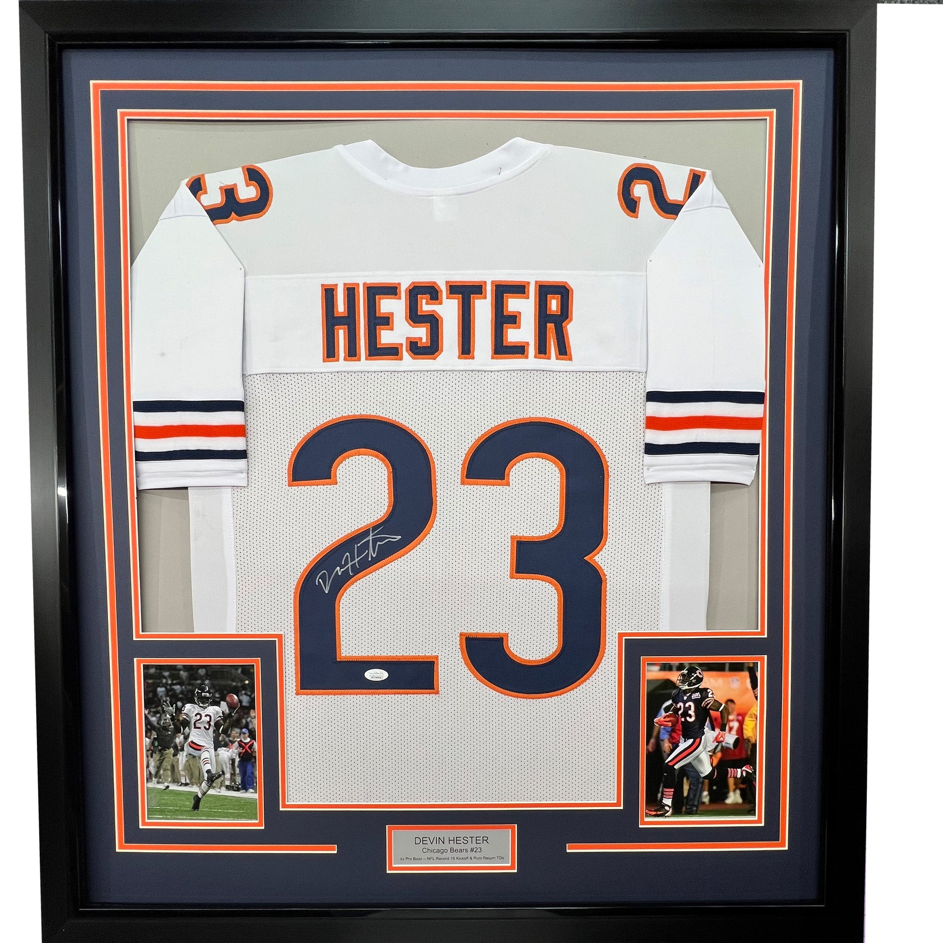 DEVIN HESTER (Bears throwback SKYLINE) Signed Autographed Framed