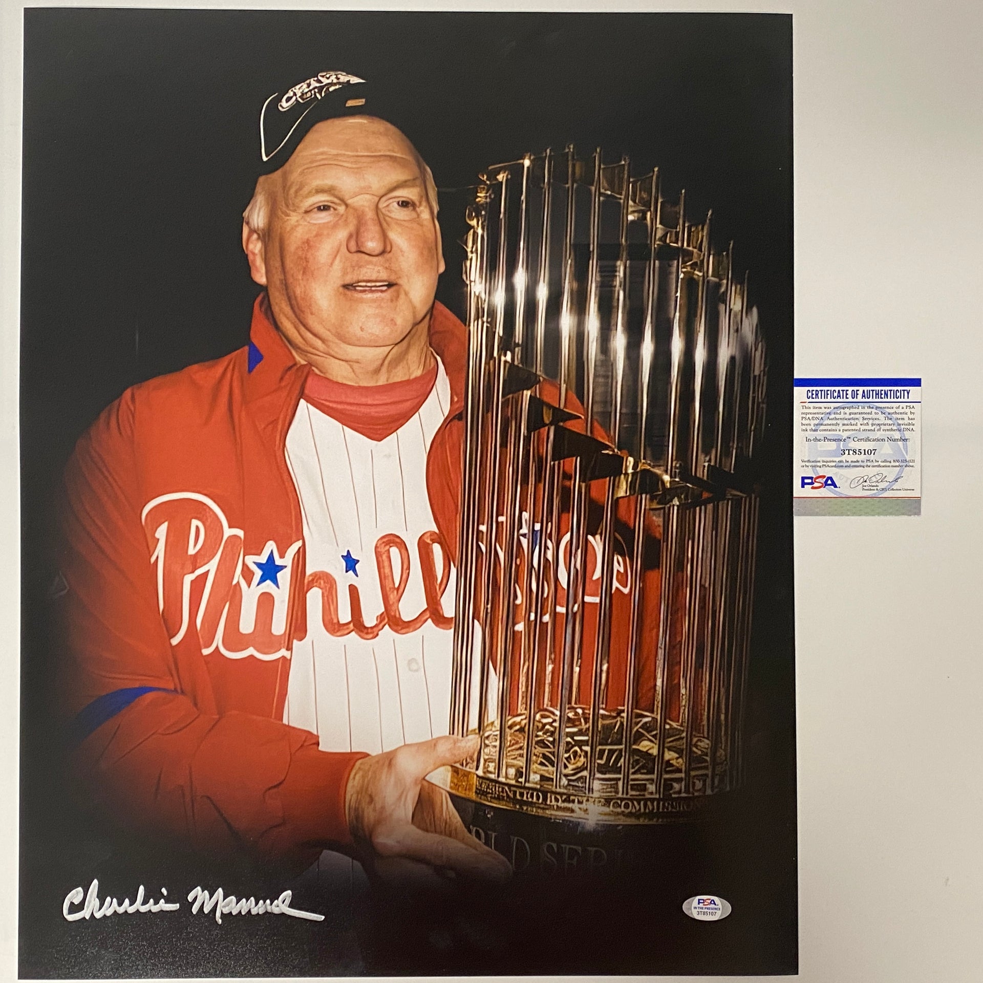 Philadelphia Phillies Authenticated Signed Sports Memorabilia