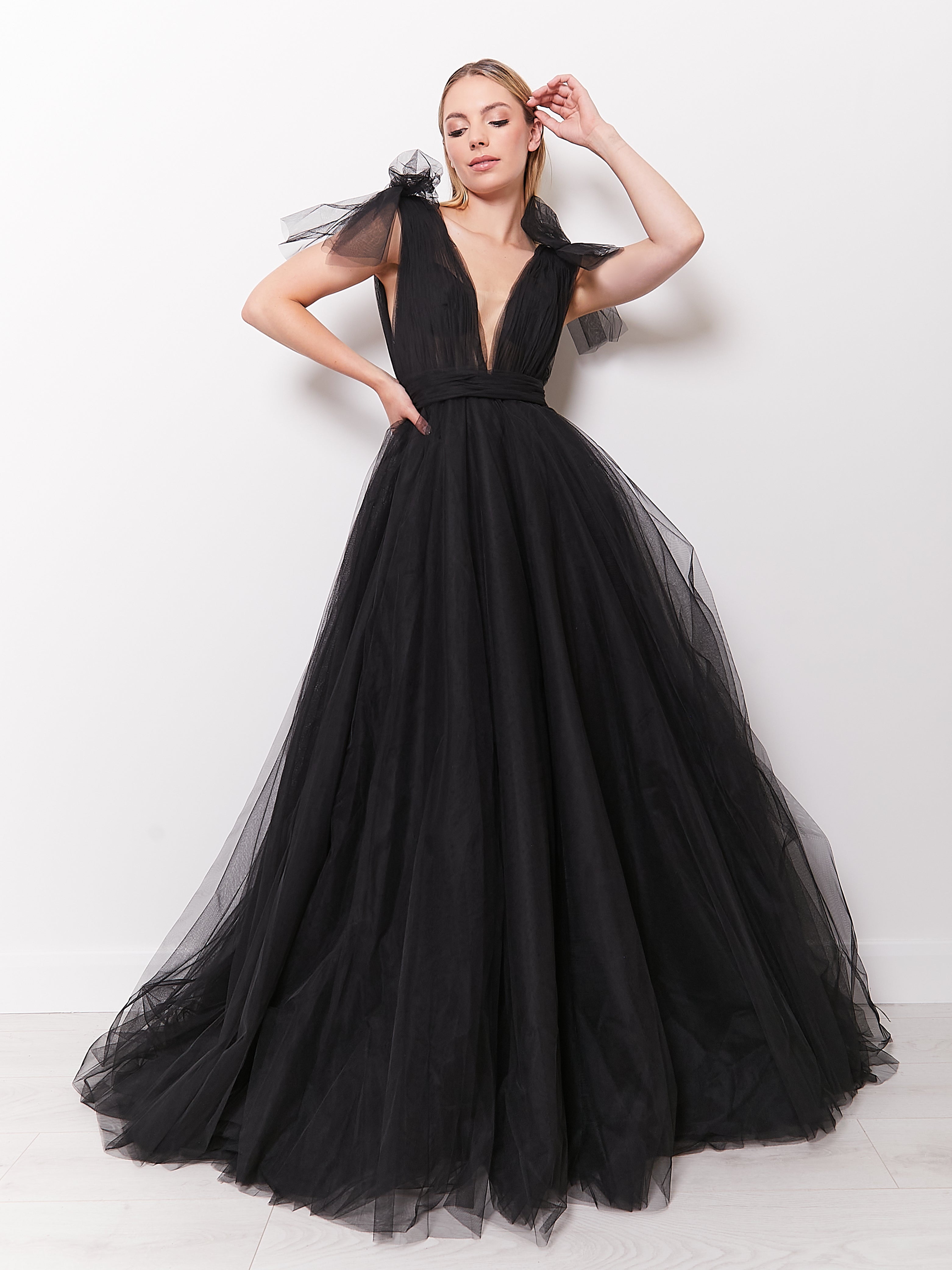 Trending black color party wear gown for wedding reception – Joshindia