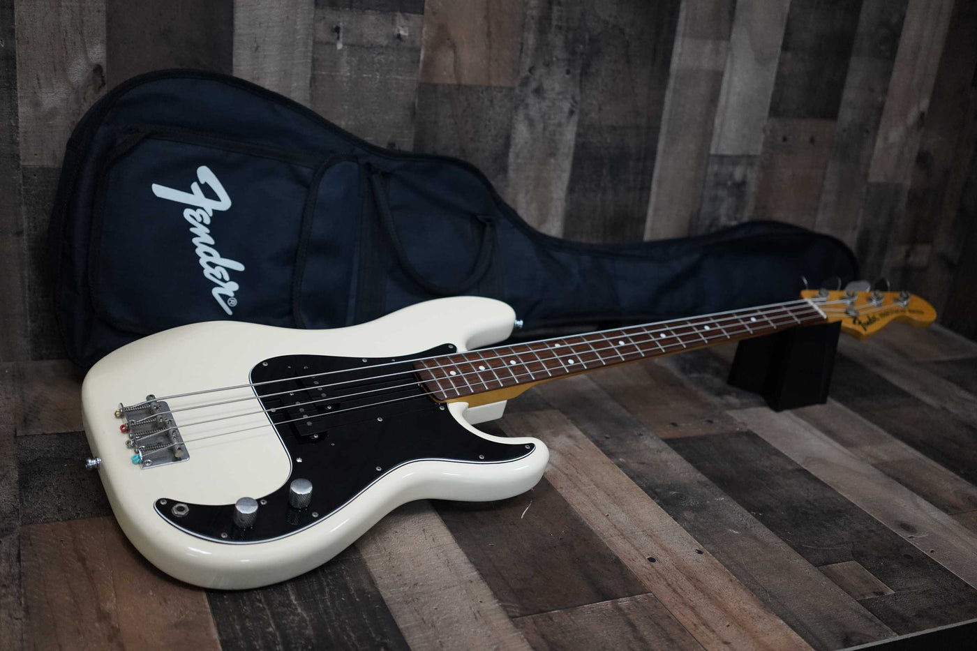 Fender PB-70 Precision P Bass 70s Reissue MIJ 1999 Vintage White CIJ  Crafted in Japan Rosewood Board