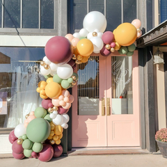 Giant balloons marketing for a local retail business