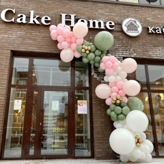 Giant balloons marketing for a restaurant