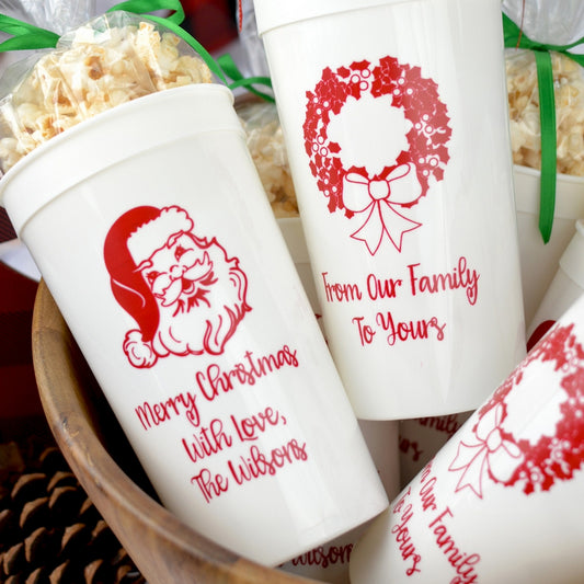 https://cdn.shopify.com/s/files/1/0590/5648/8585/files/personalized-jumbo-christmas-party-drink-favor-cups-32-oz-white-santa.jpg?v=1701466741&width=533