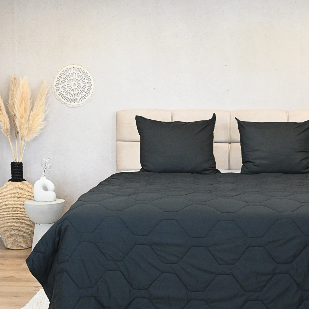 HappyDuvet Black - All season Coverless duvet - HappyDuvet product image