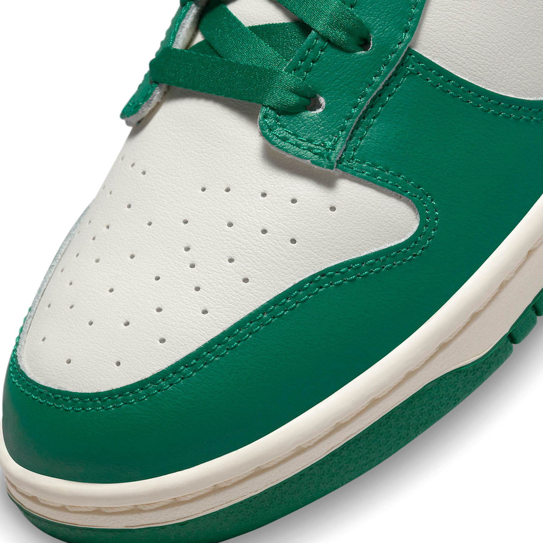 nike dunk low se lottery malachite men's