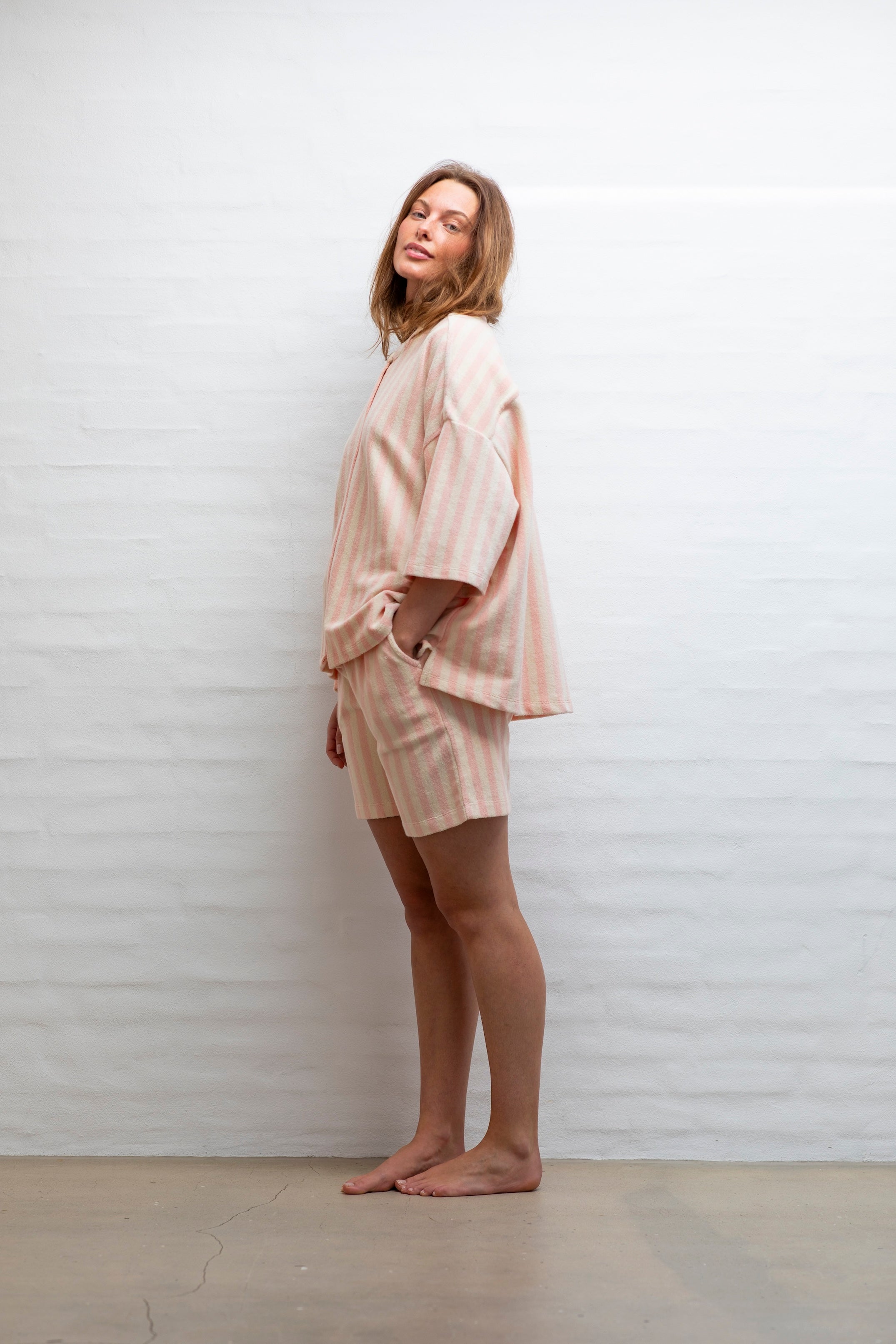 Bongusta, Product image, Naram Oversized Shirt, tropical & creme, 2 of 3}