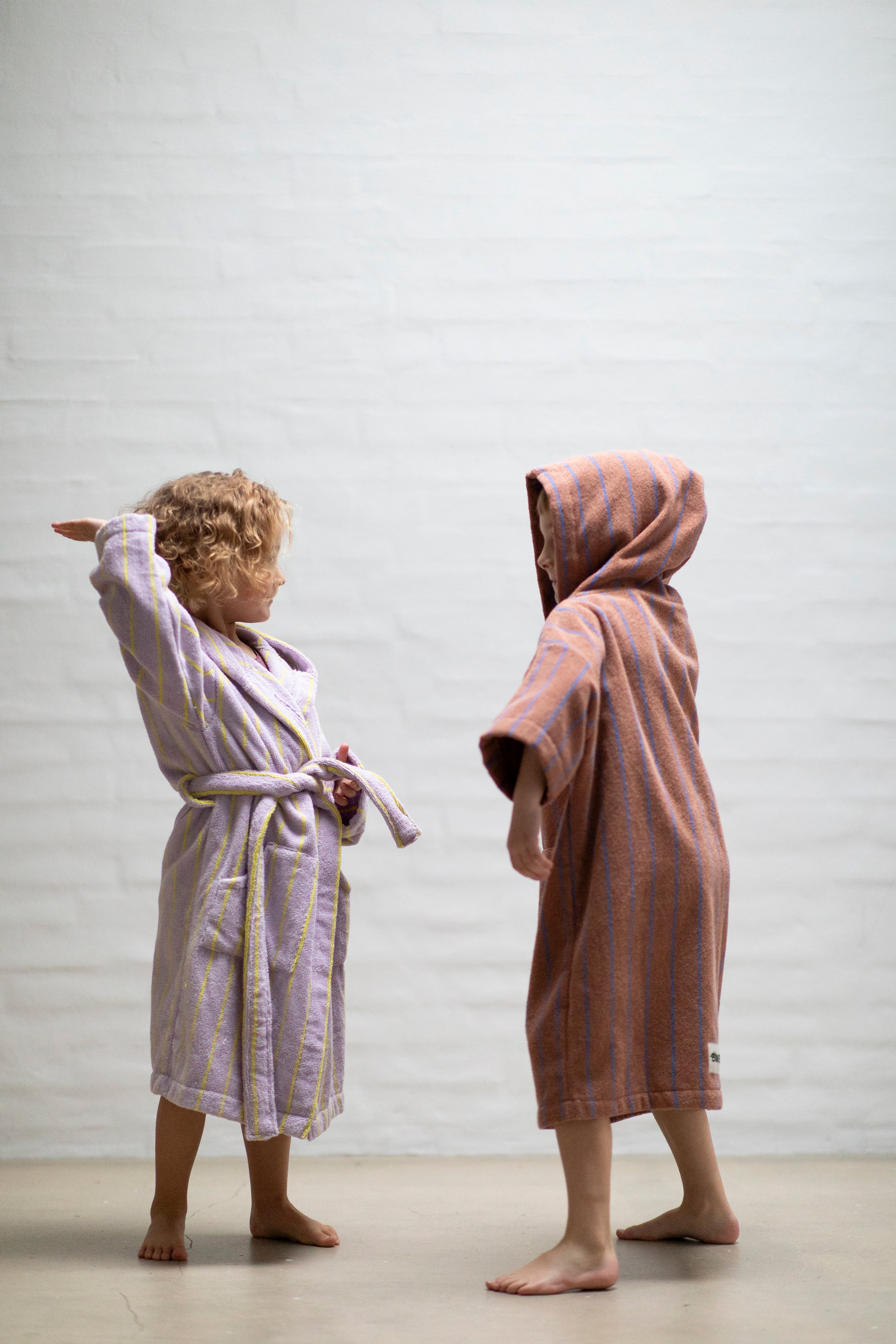 Bongusta, Product image, Naram Kids Bathrobe, lilac & neon yellow, 4 of 4}