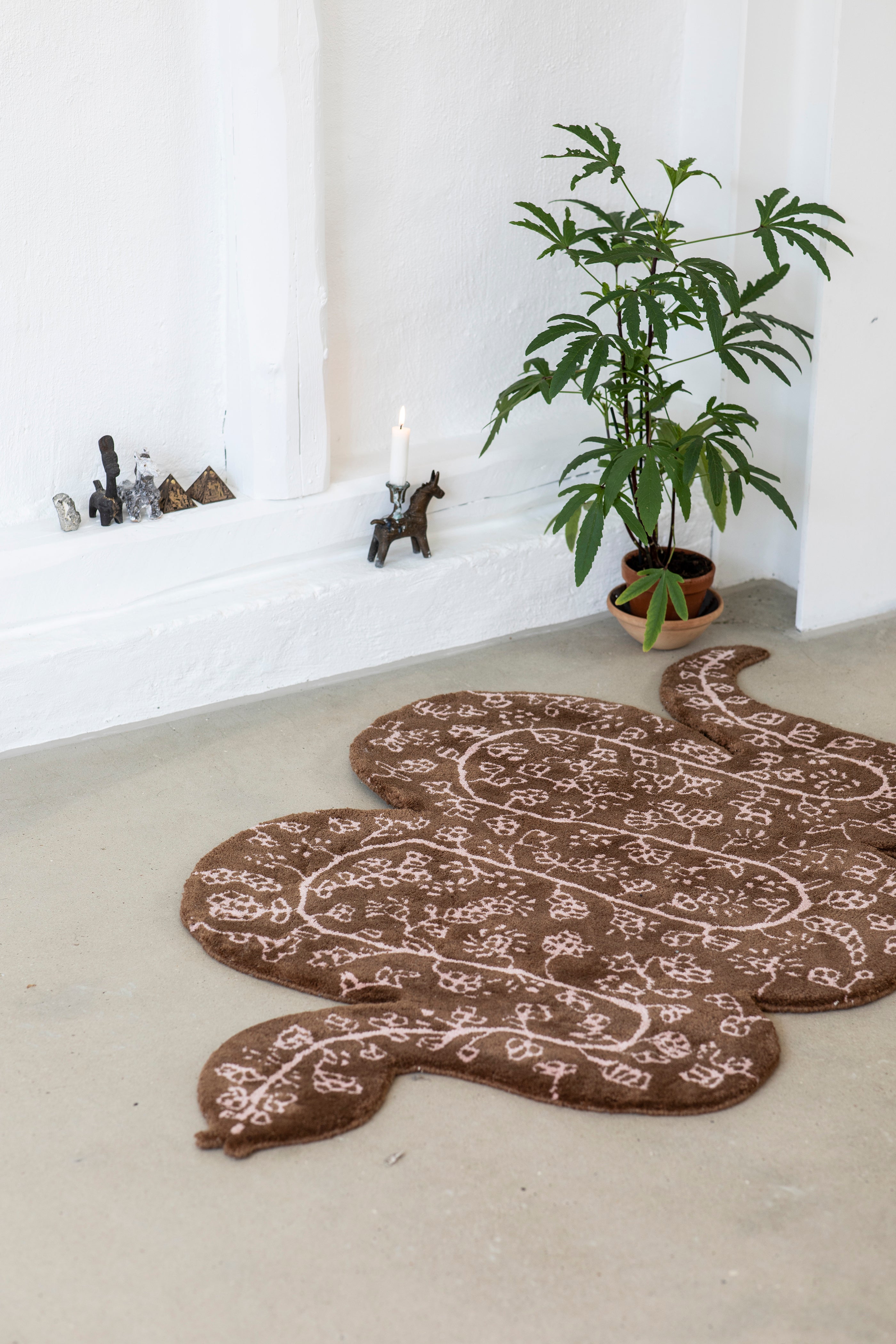 Snake Rug, rose & brown product image