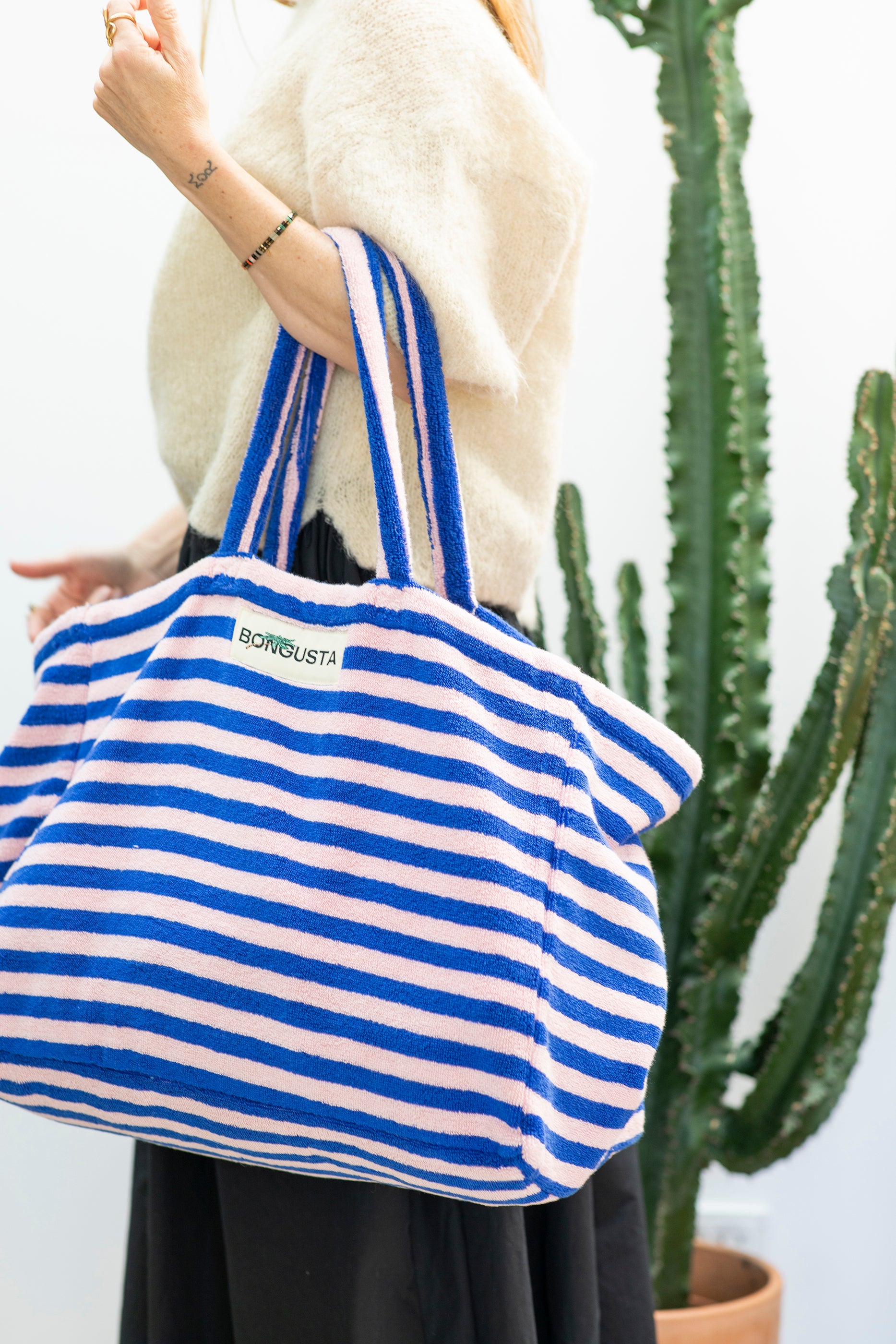 Naram Weekend Bag, dazzling blue & rose product image