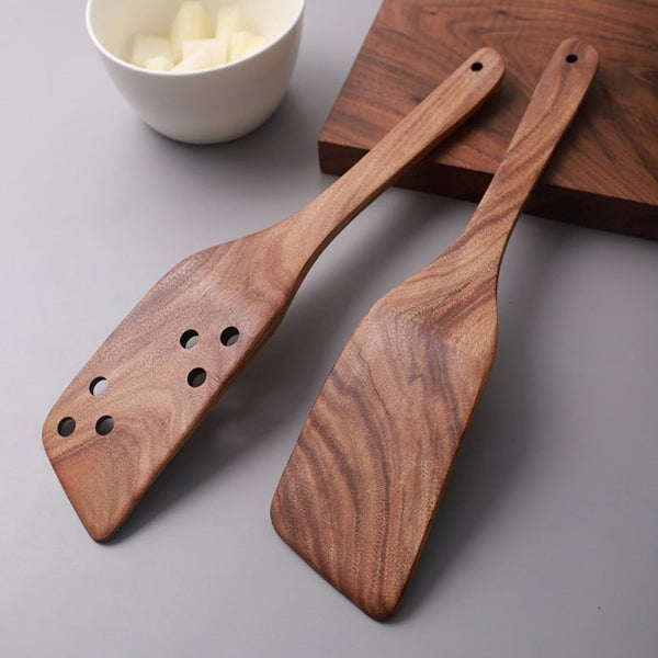 Spatule en bois artisanale fabriquée en laurier ou noyer - Miloo