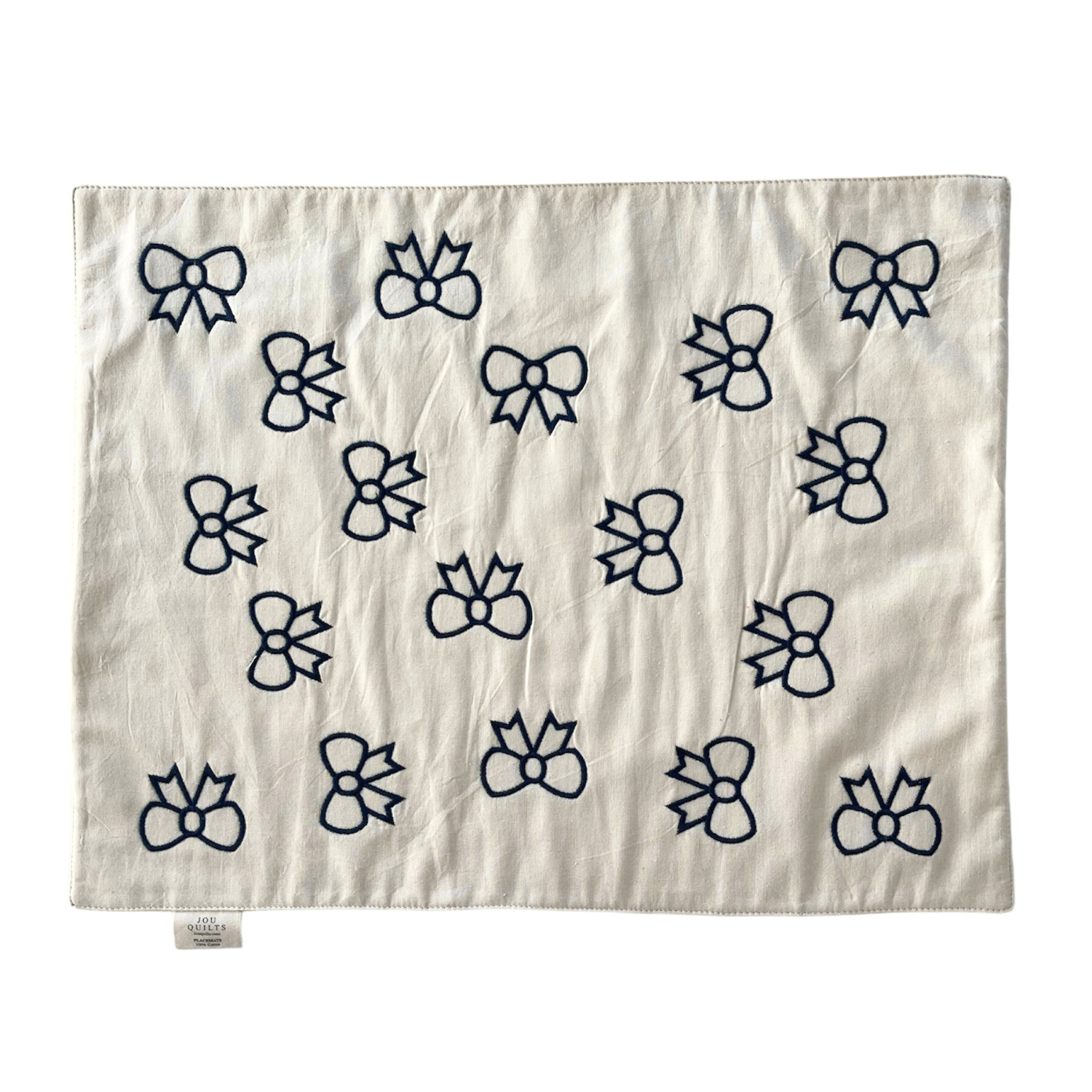 Jou Quilts – Jou Embroidery dækkeserviet – Bows Navy