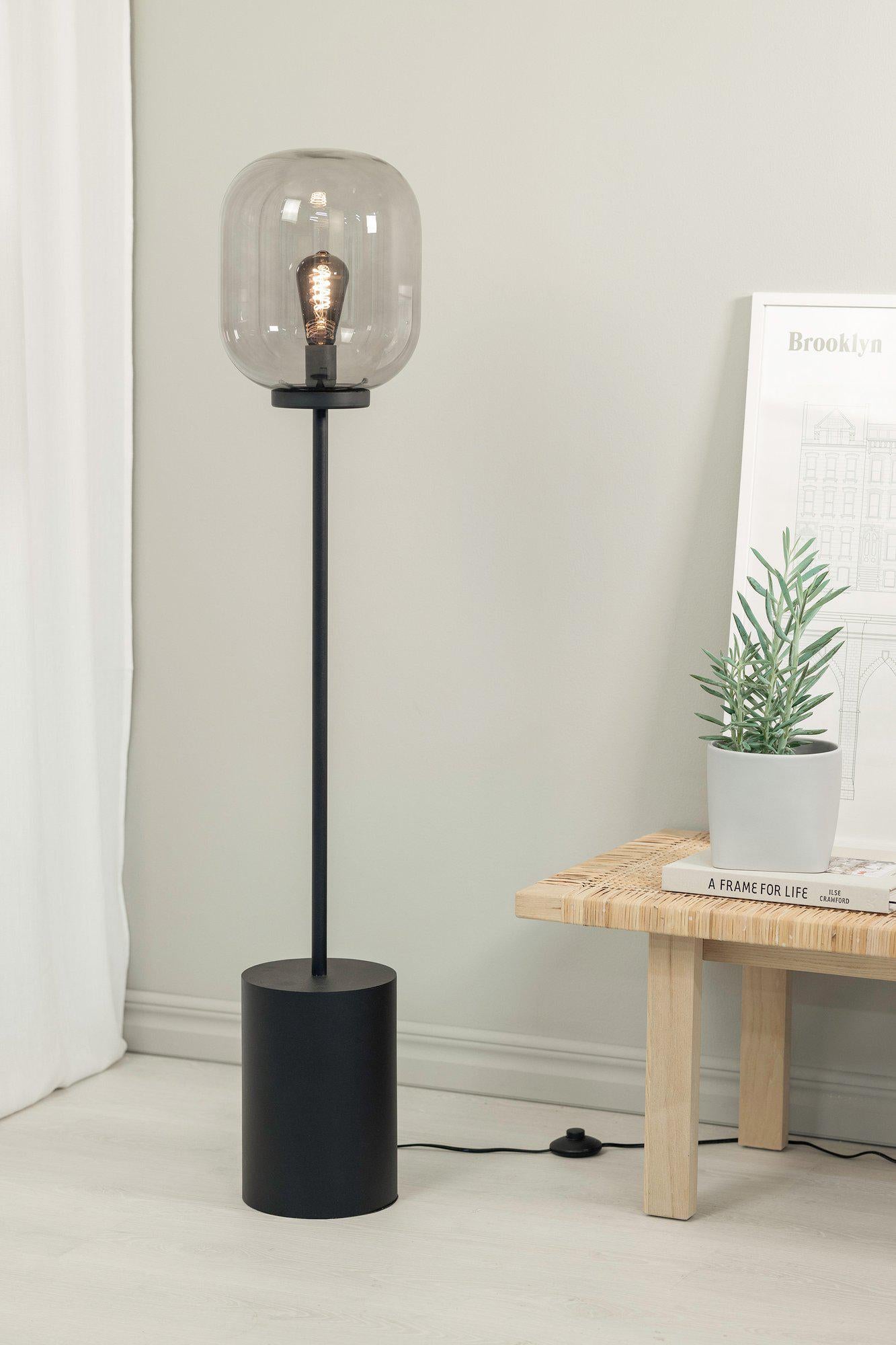 Markslöjd Brooklyn Floor Lamp Black/Smoke