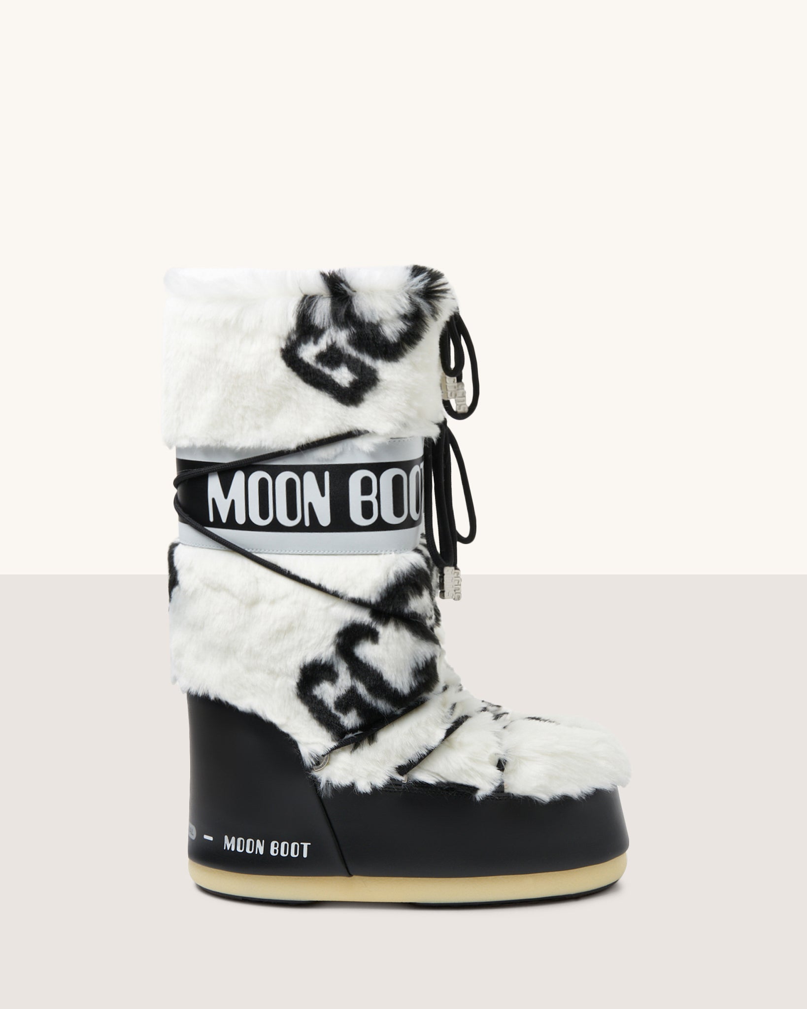 Moon Boot in faux fur with GCDS logo