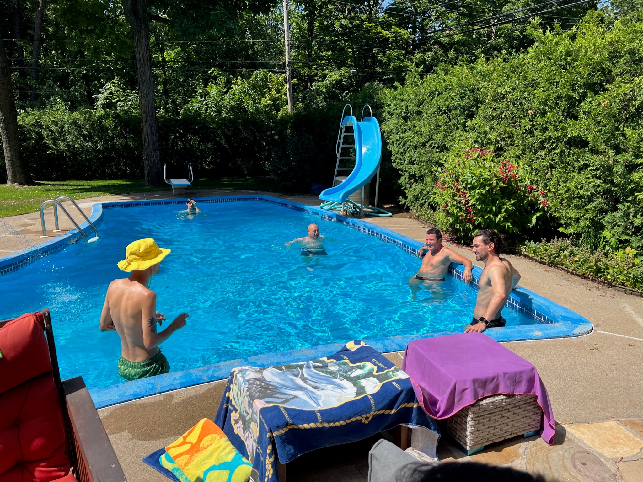 Tout le monde dans la piscine - St Jean