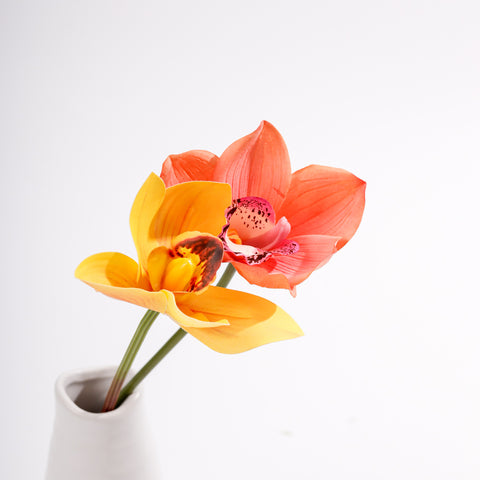 The stem of a good artificial flower is realistic.