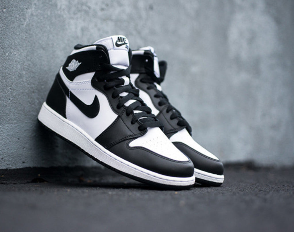 black and white nike shoes jordan 1