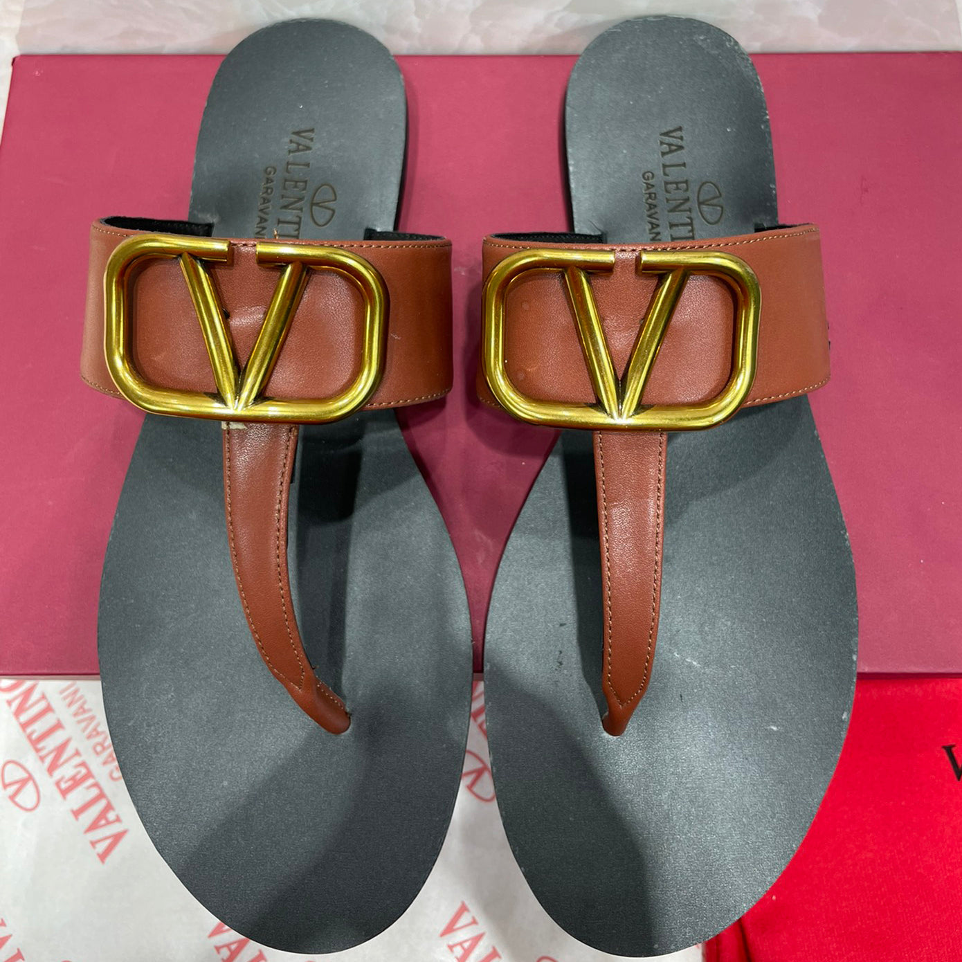 Valentino Gold Letter Logo Ladies Casual Flip-flop Sandals Shoes