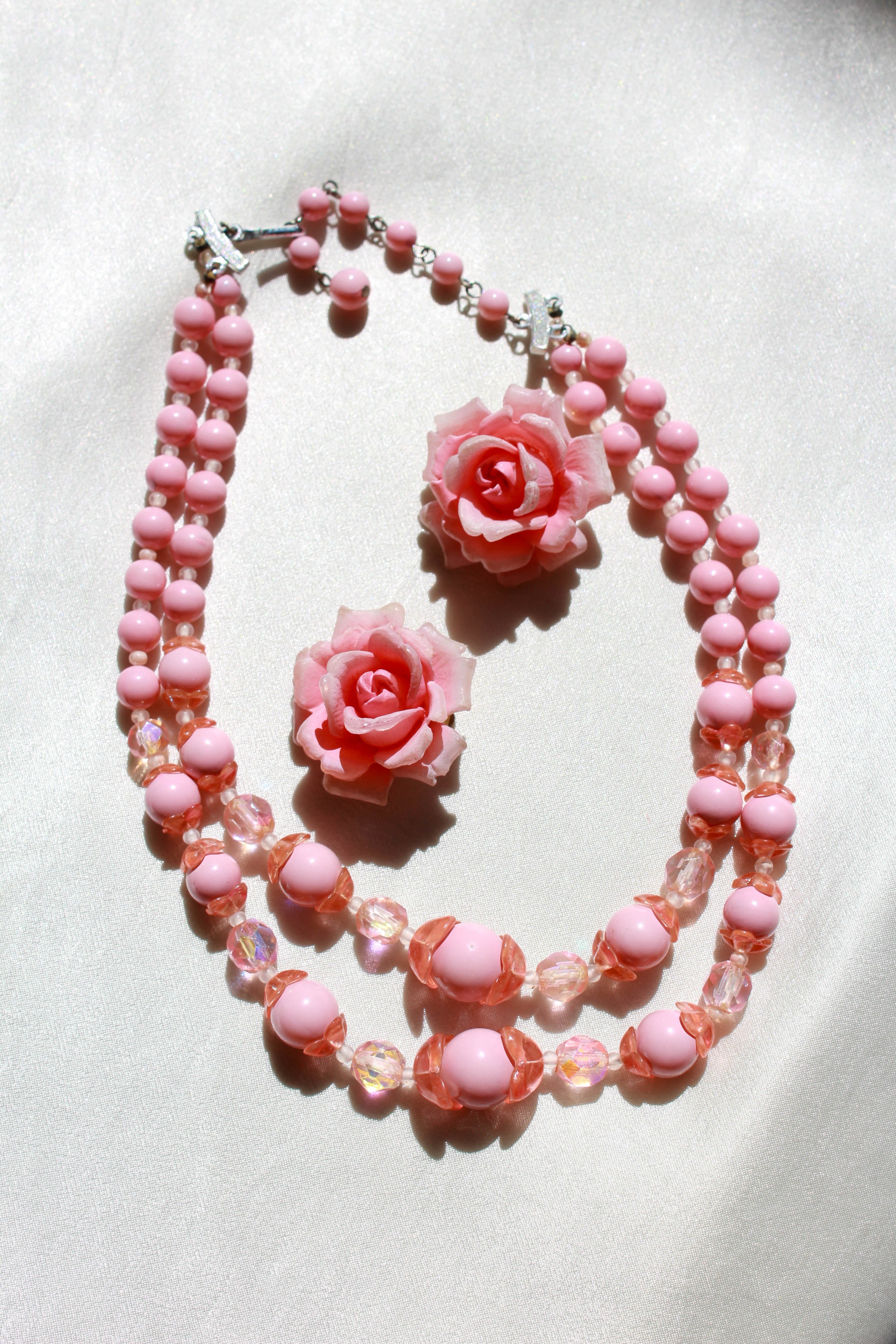 1950s Pink Glass Bead Necklace