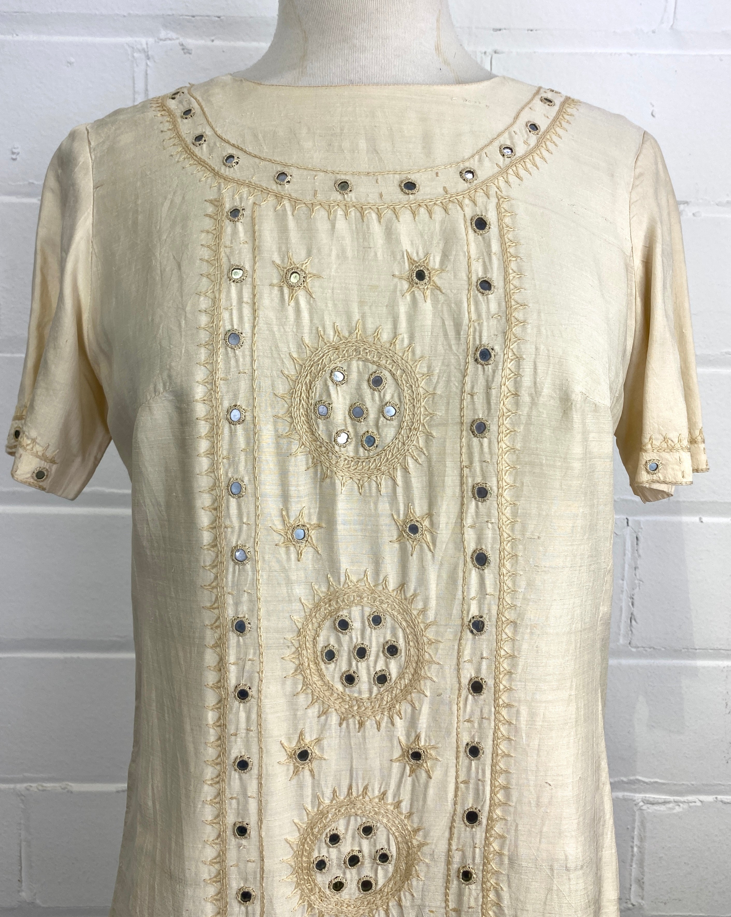 Vintage 1960s Ivory Silk Short-Sleeve Mirror Disc Embroidery Shift Dress, Large