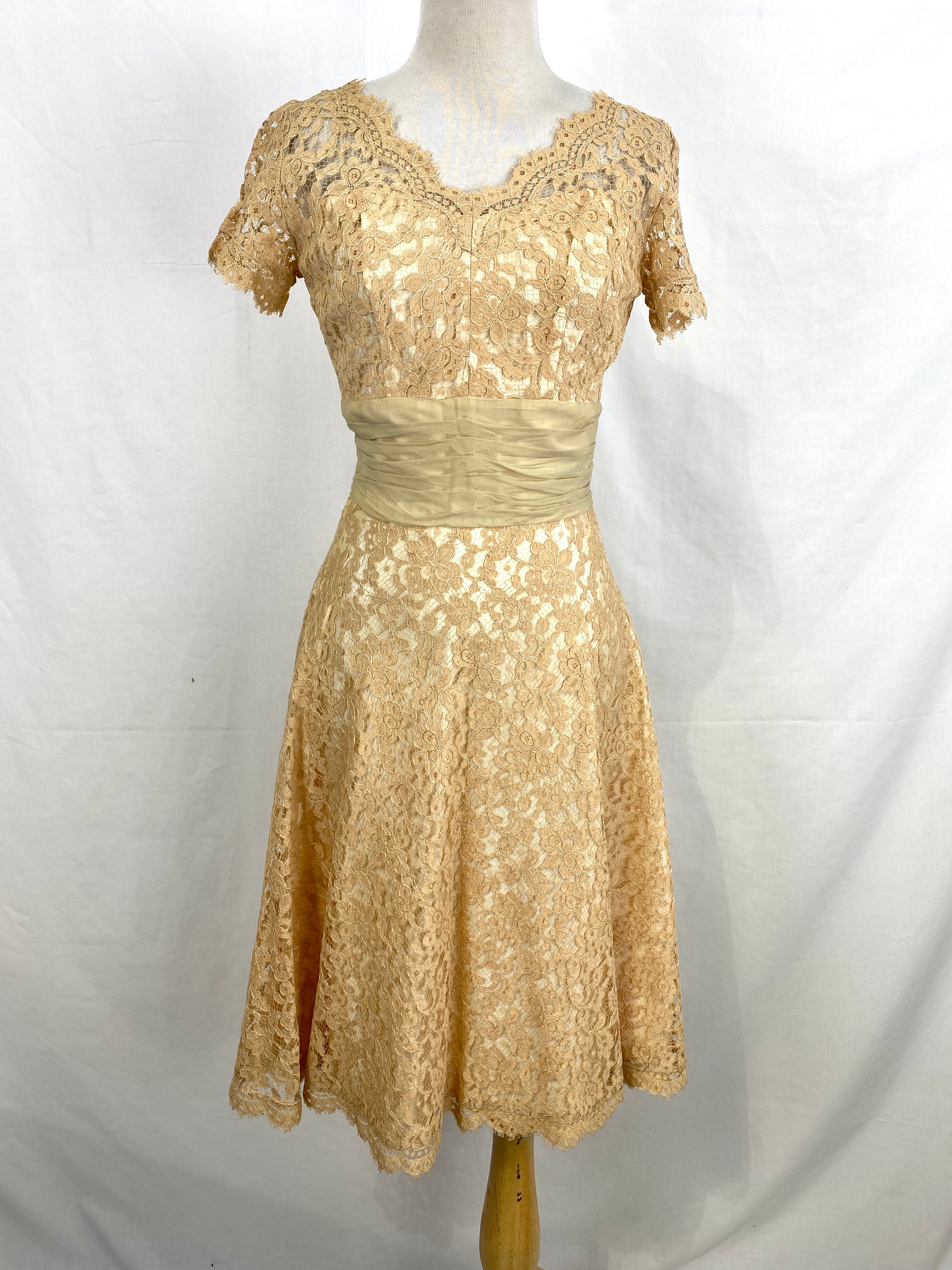 Vintage 1950s Peach-Cream Lace Cocktail Dress, XS