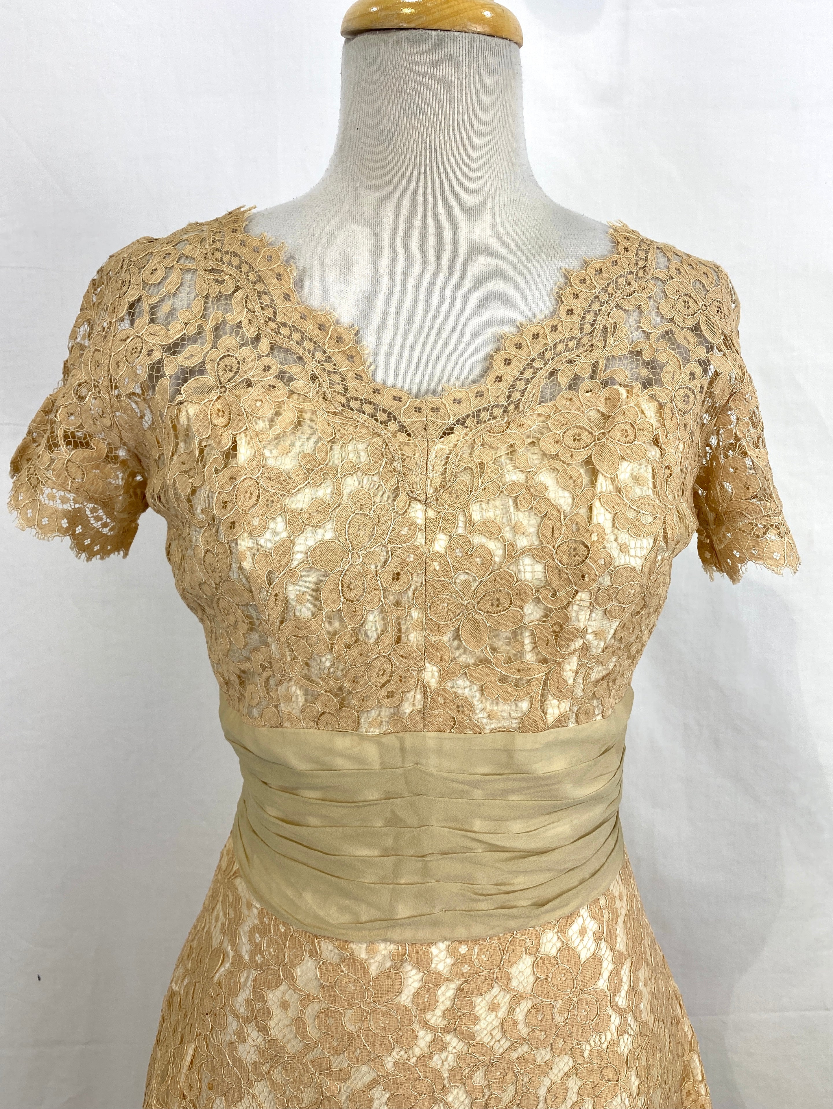 Vintage 1950s Peach-Cream Lace Cocktail Dress, XS