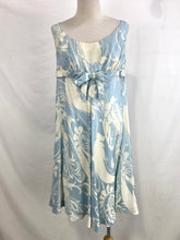 Load image into Gallery viewer, Vintage early 70s Ceil Chapman Blue &amp; Cream Silk Print Dress, Medium 
