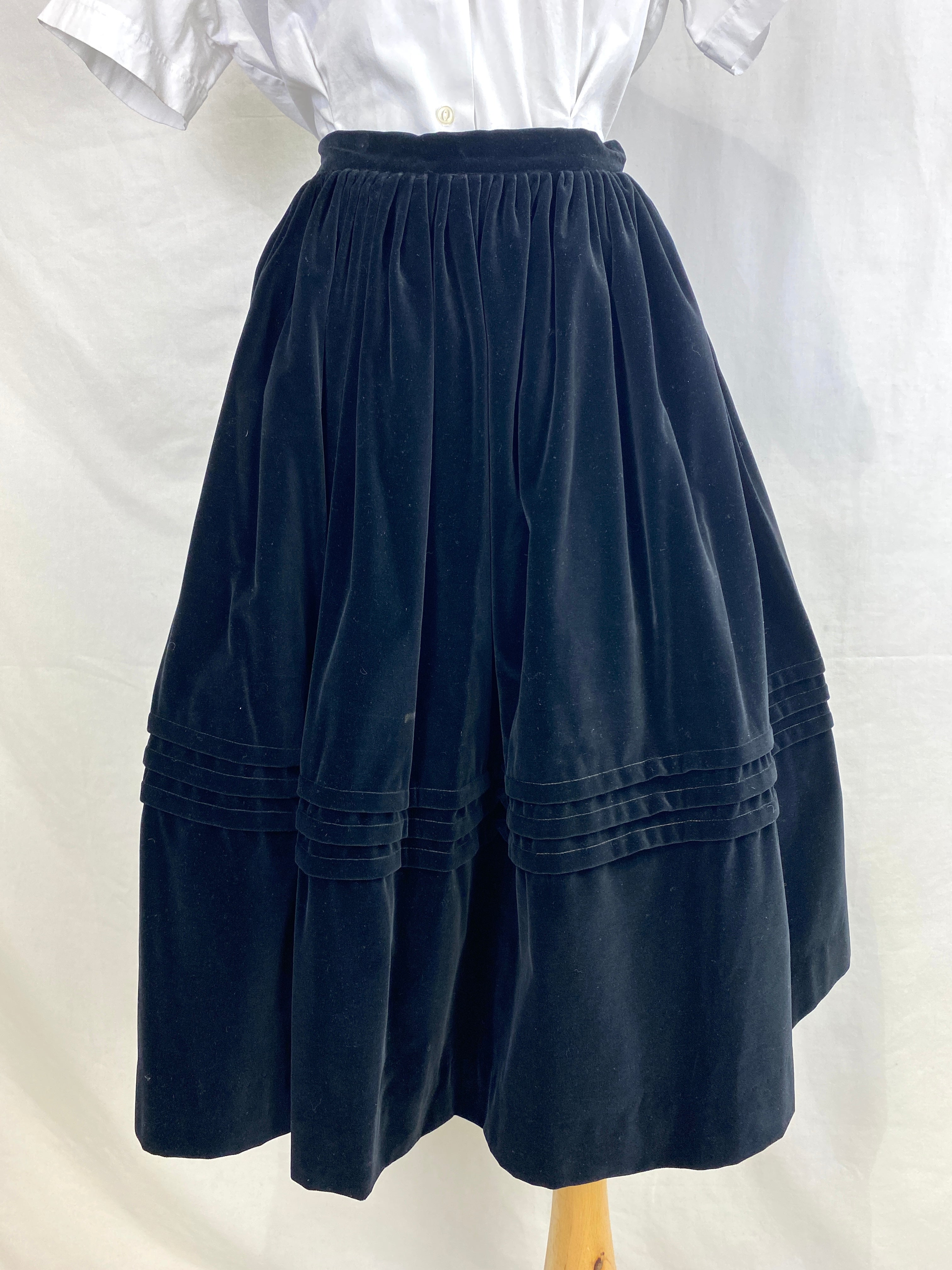 Vintage 1950s Black Velour Full Circle Skirt, Medium