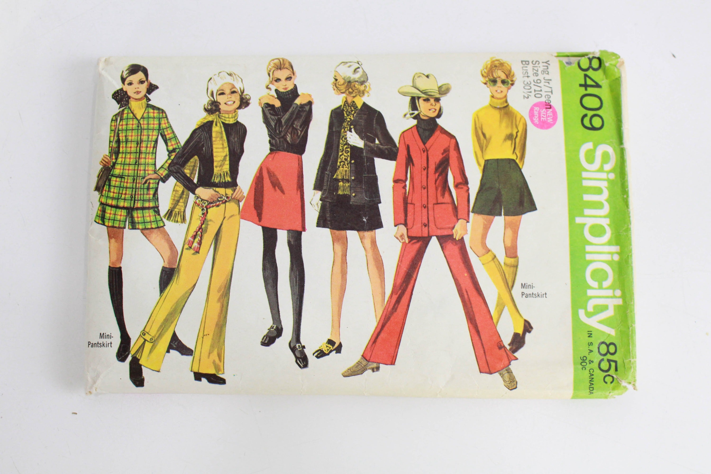 1960s Jacket, Skirt Pants and Mini Pantskirt Set Sewing Pattern Simplicity 8409