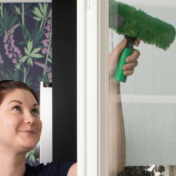 Ikkunoiden pesu muun siivouksen yhteydessä tai erikseen tilattuna palveluna