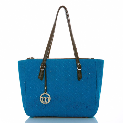 Enhance Your Style by Using Totes Bags They are a must-have