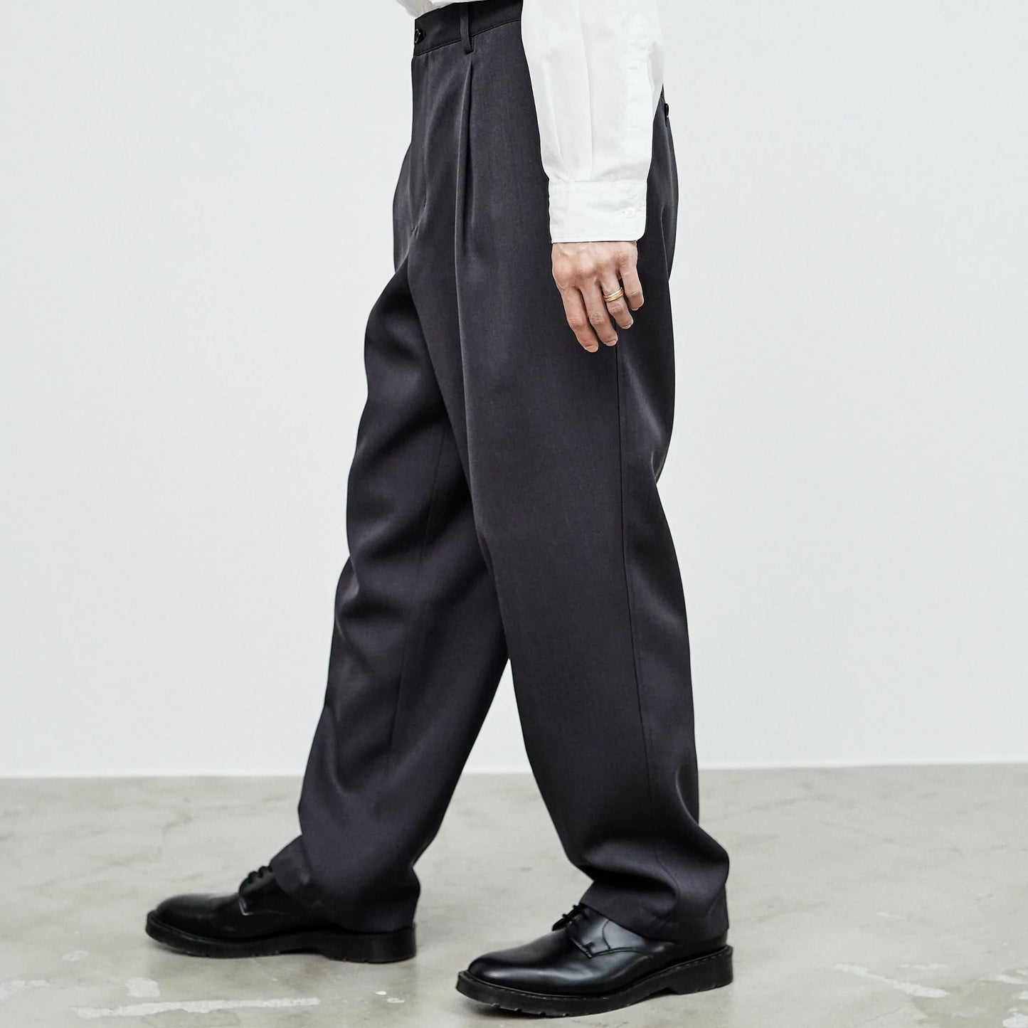 Graphpaper Scale Off Wool Tapered Slacks - スラックス