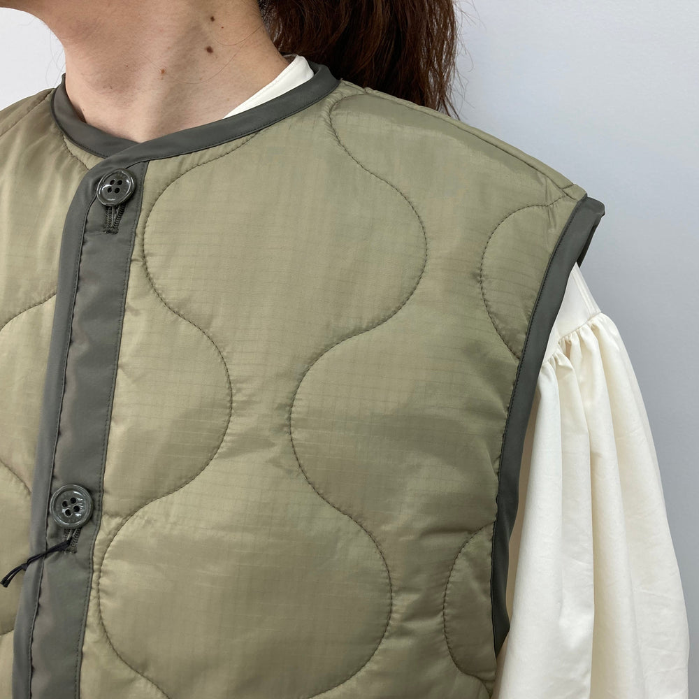 非対面取引 - HYKE QUILTED CROPPED VEST オリーブ - 激安正規 店