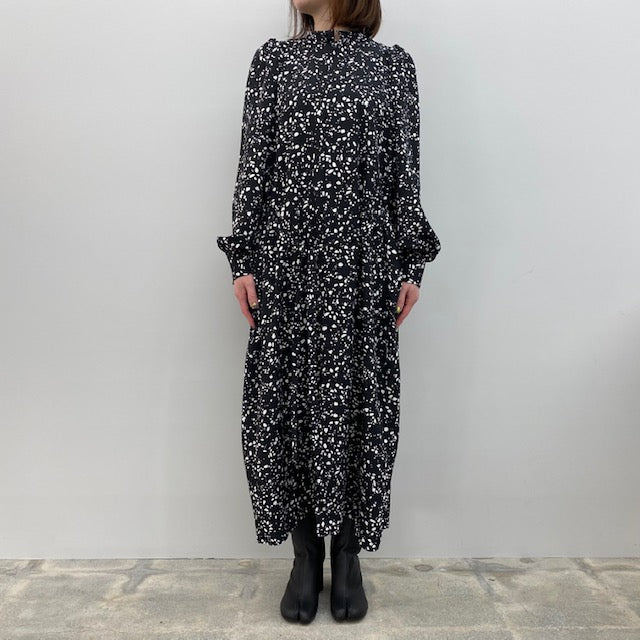 HYKE ハイク PEBBLE PRINTED DRESS BLACK 2