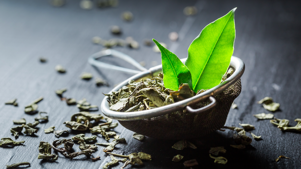 Enhance Your Hair Color With A DIY Brewed Tea Rinse