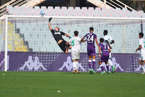 Nicola Bagnolini playing goalie 