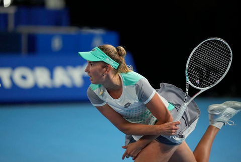  Elise Mertens playing tennis 