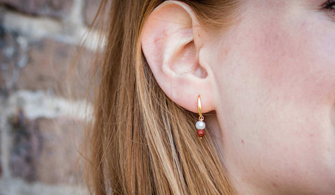 Boucles d'oreilles en argent faites à la main avec une pierre précieuse de jaspe pavot