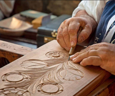 engraver on wood