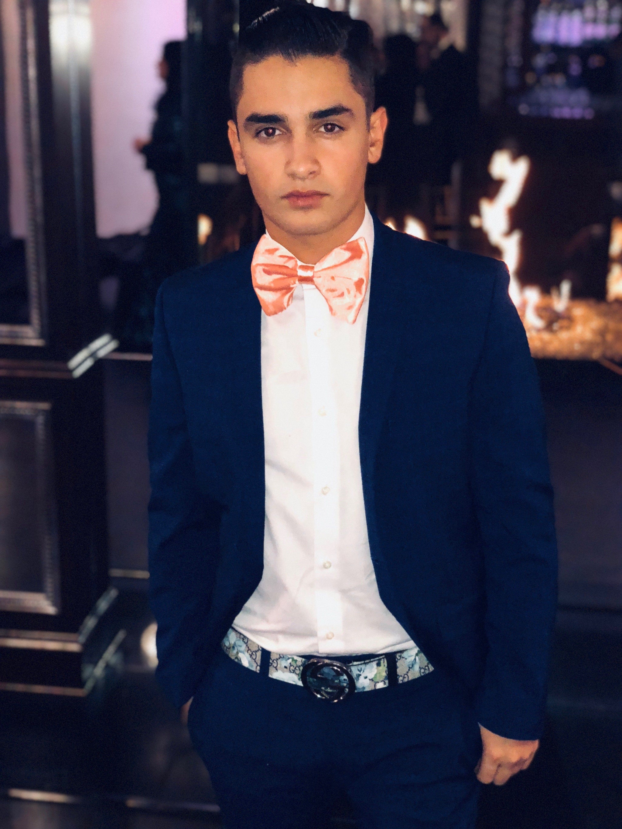 oversized bow tie