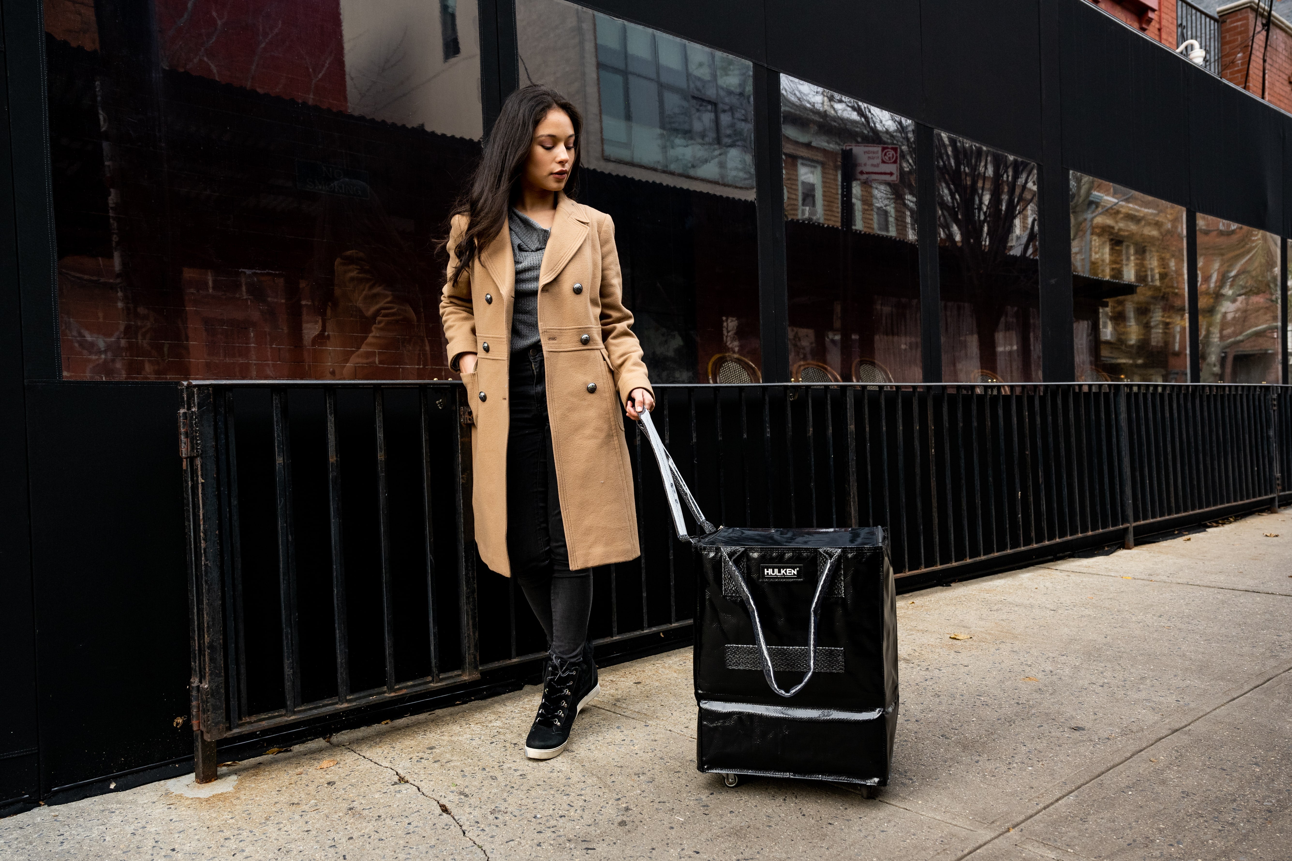 Rolling tote for makeup artists