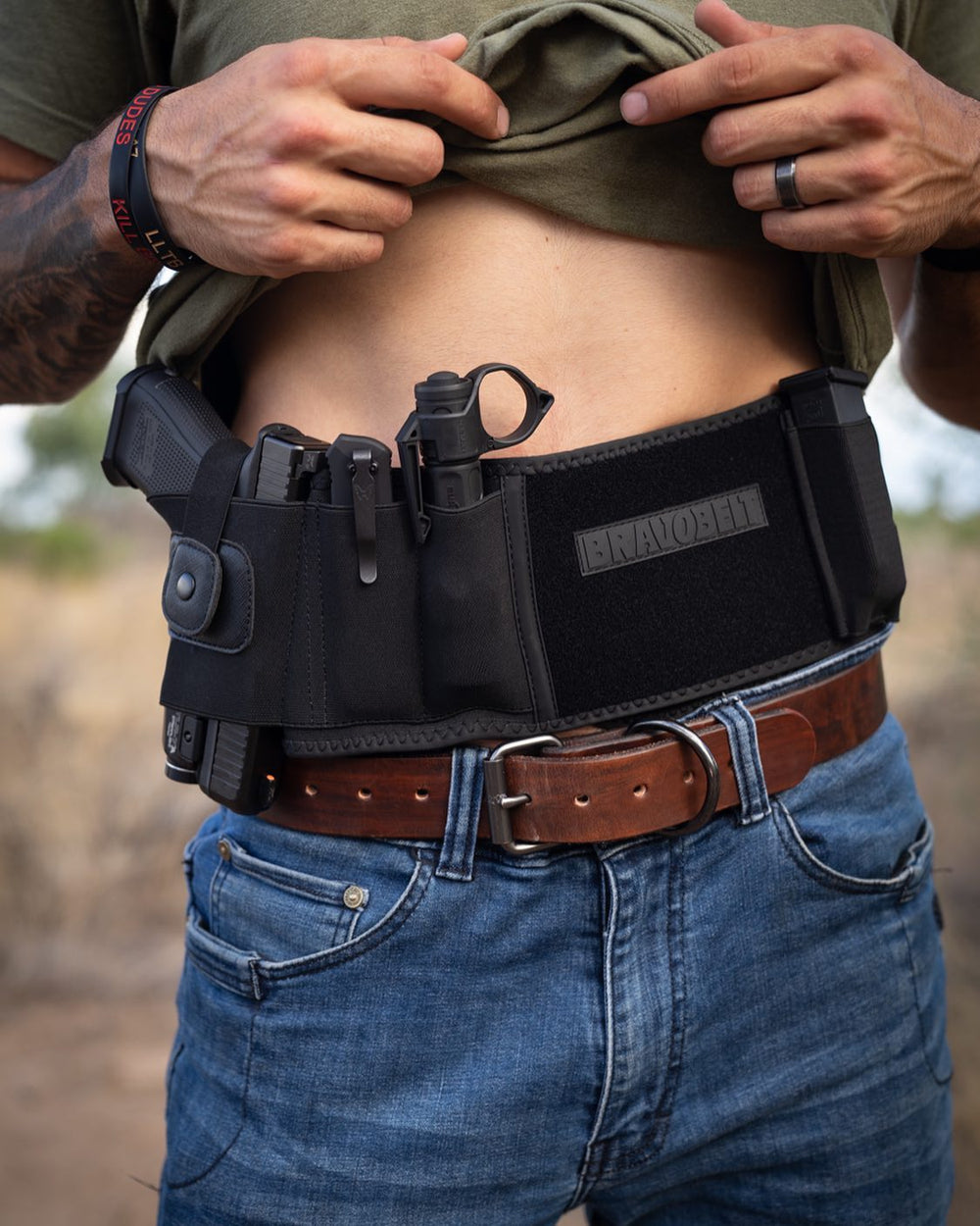 5 Smart Ways to Conceal Carry With a Tucked-In Shirt